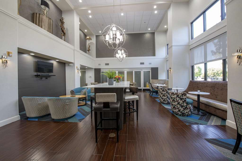 Hampton Inn And Suites Lafayette Restaurant photo